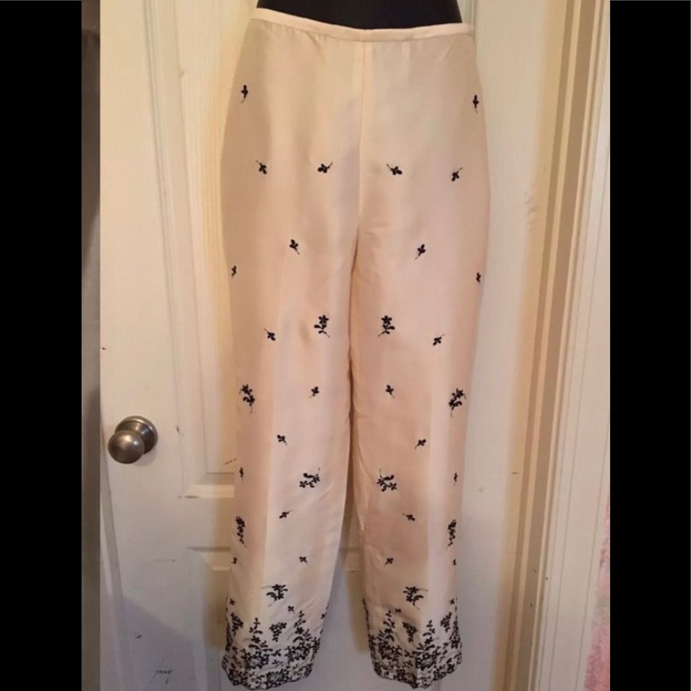 NWT Ann Taylor embroidered ivory pants size 2